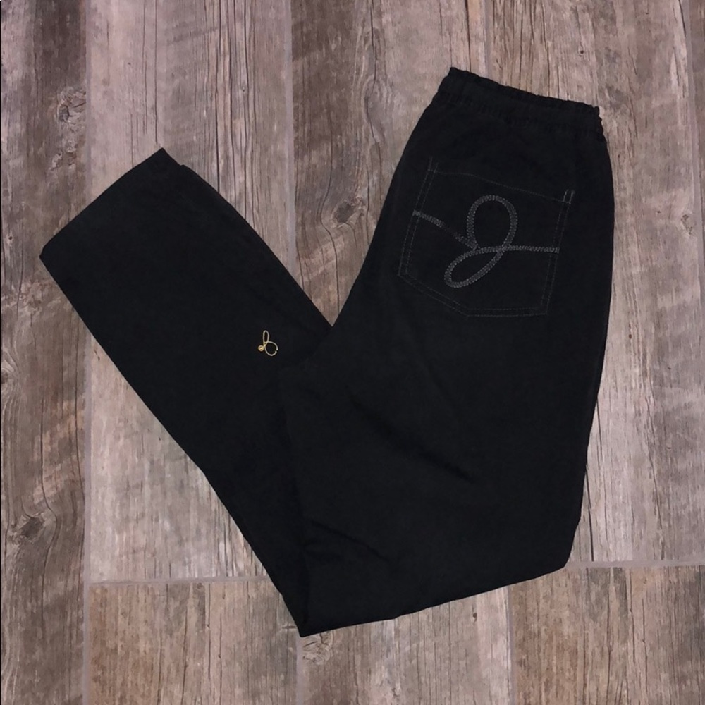 Jaanuu scrub pant.